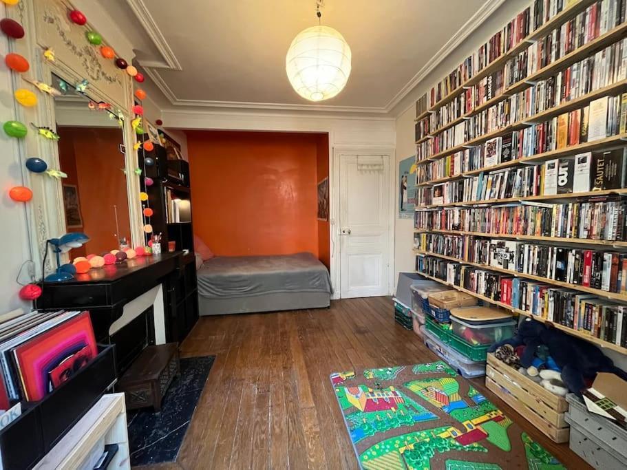 Apartment Near Montmartre Paris Bagian luar foto