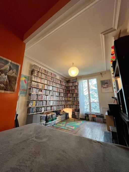 Apartment Near Montmartre Paris Bagian luar foto