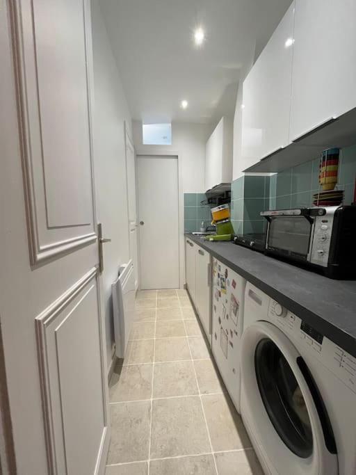 Apartment Near Montmartre Paris Bagian luar foto